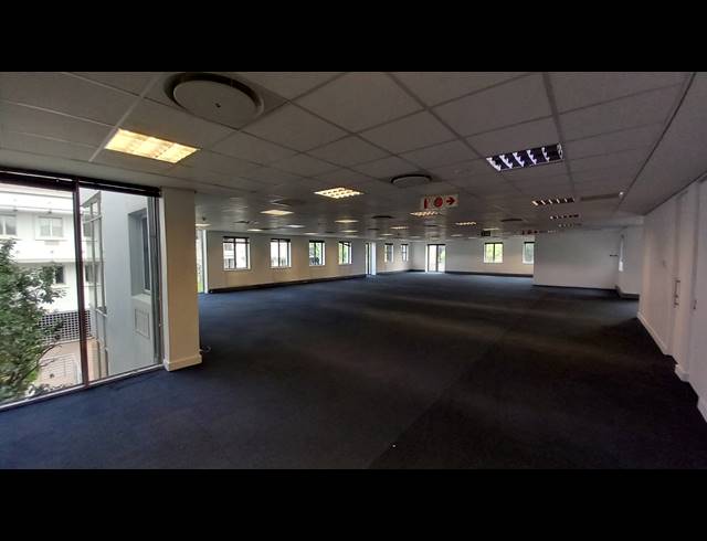 1,425M² OFFICE TO LET IN BRYANSTON